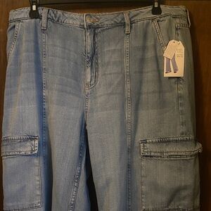 Time and Tru Men's Light Blue Relaxed Jeans